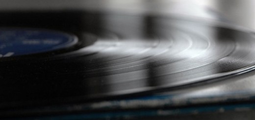 vinyl 520x245 Record sales: Amazon claims UK vinyl boost as Daft Punk becomes its top seller of all time 