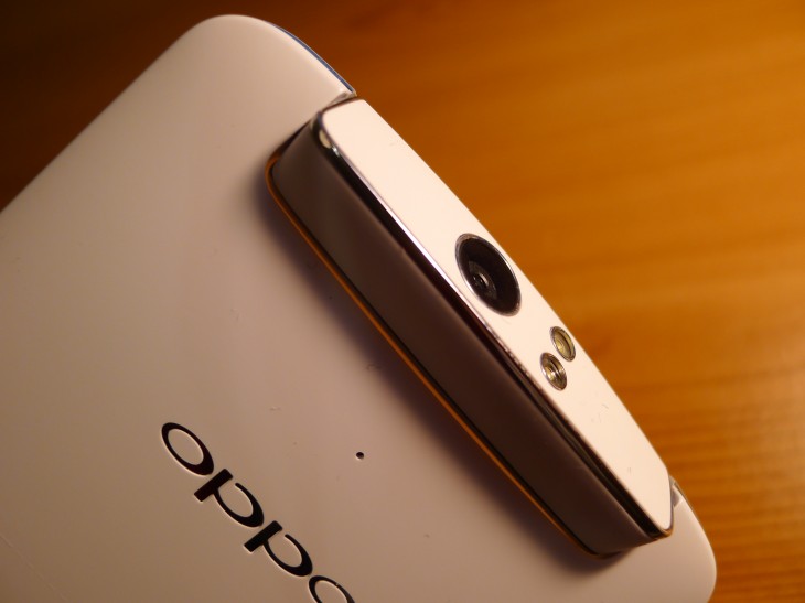 P1040702 730x547 Oppo N1 review: The giant CyanogenMod smartphone delivers with an impressive 13MP rotating camera