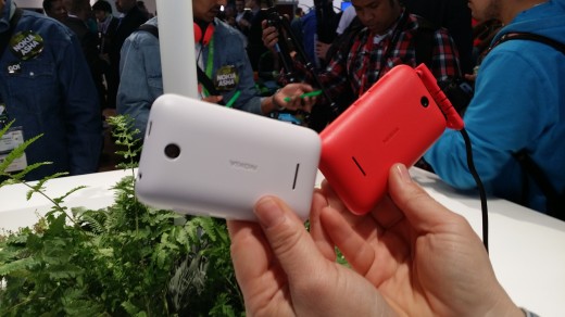 Asha230 2 520x292 Nokia launches Asha 220 ultra affordable and Asha 230 feature phones, priced from €29
