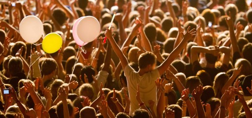 concert crowd