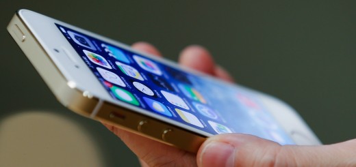Apple Launches iPhone 5s And 5c In China