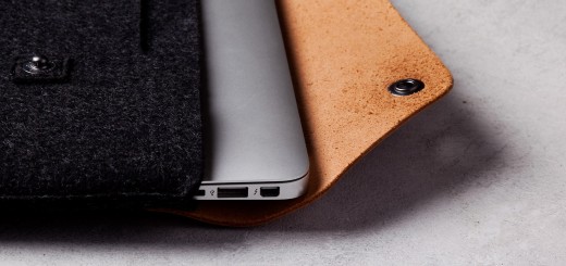 13-Macbook-Air-Pro-Retina-Sleeve-Tan-Lifestyle-003