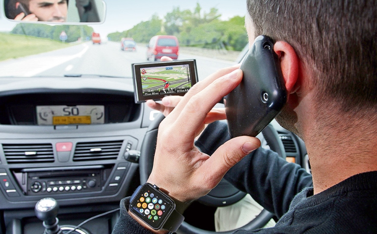 5 Ways To Avoid Technological Distractions While Driving